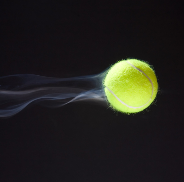 网球与烟雾图片