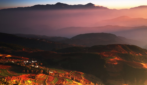 东川红土地风景