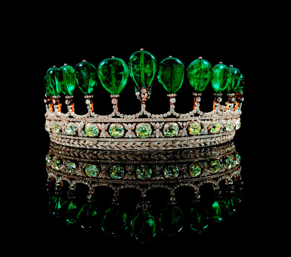 绿宝石王冠图片