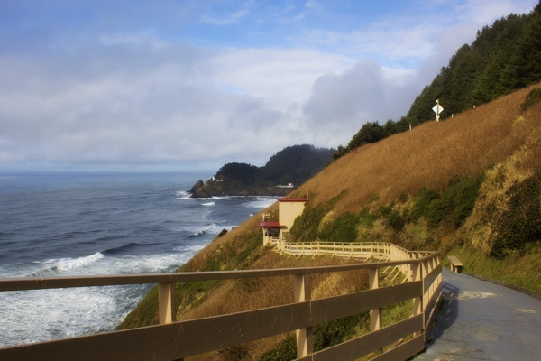 海岸公路边