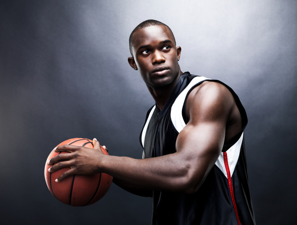 黑人篮球运动员图片