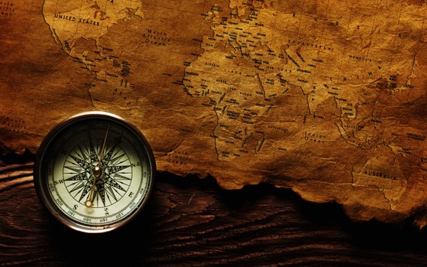 指南针与怀旧地图背景图片
