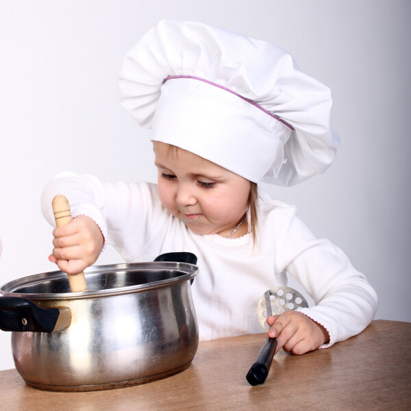 外国可爱小女孩厨师图片