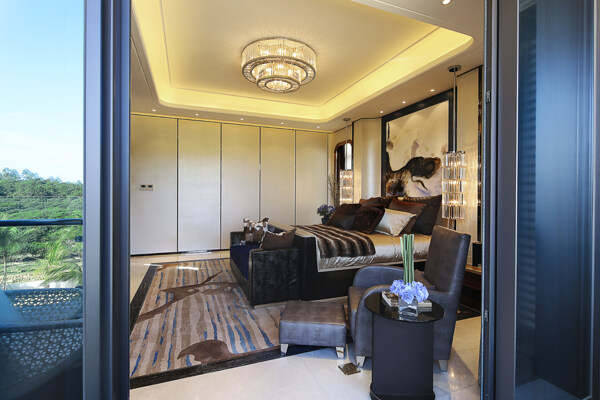 现代高级卧室圆形吊灯白色地板室内装修图