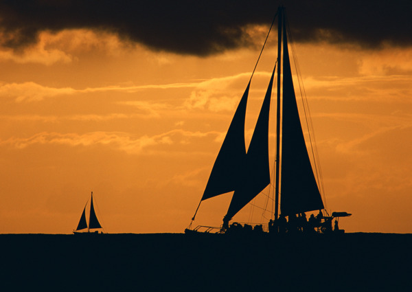 夕阳海上风情旅游观光沙滩冲浪帆船