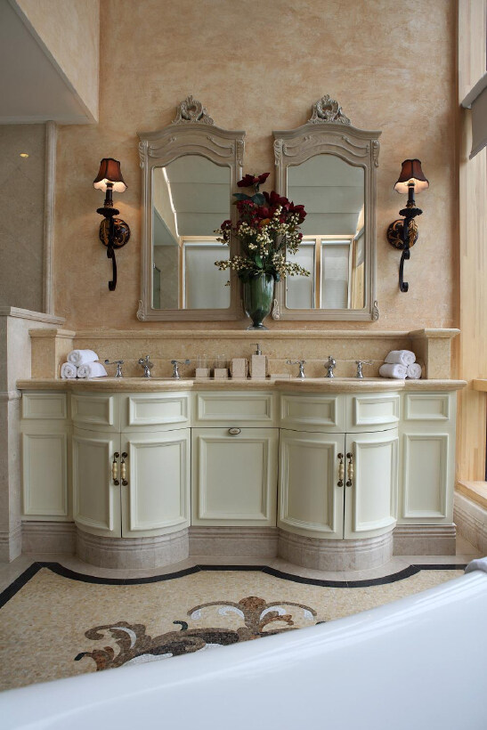 欧式贵气洗手台铜色壁灯室内装修效果图