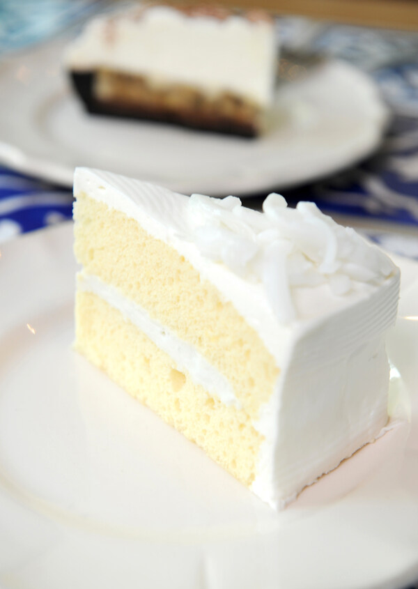美味的白色蛋糕图片