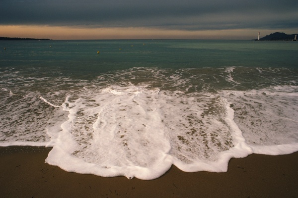 全球首席大百科海滩海边沙滩海浪海水浪花