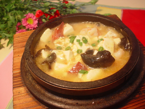 石锅海鲜豆腐图片