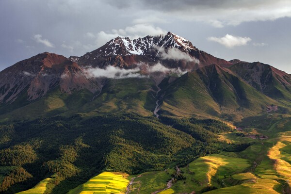 青海祁连县卓尔山风景