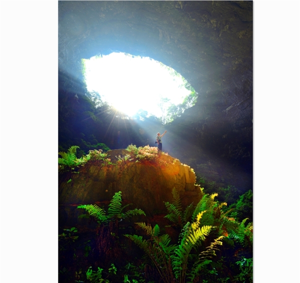 凤山天窗洞穴之生命之光风景图图片