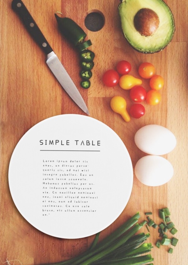 加上餐具的简洁书桌海报