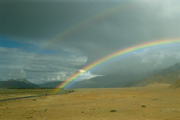 沙漠彩虹风景摄影