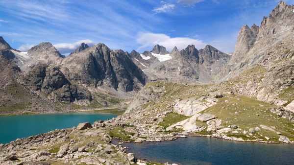 湖泊山脉风景图片