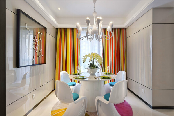 现代时尚浪漫客厅亮色条纹窗帘室内装修图