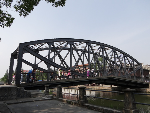 老上海外白渡桥全景图片