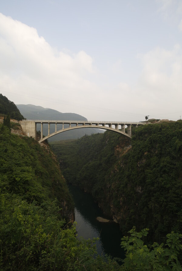 峡谷桥