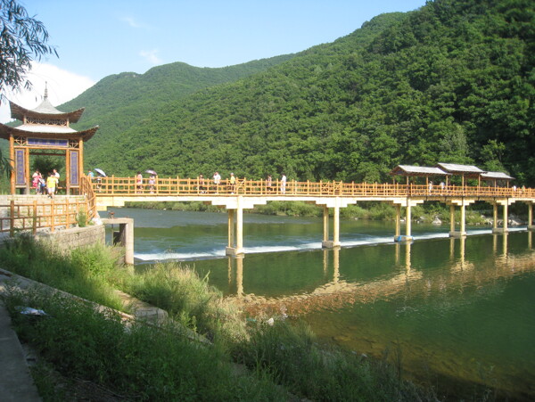 本溪望天洞风景桥图片