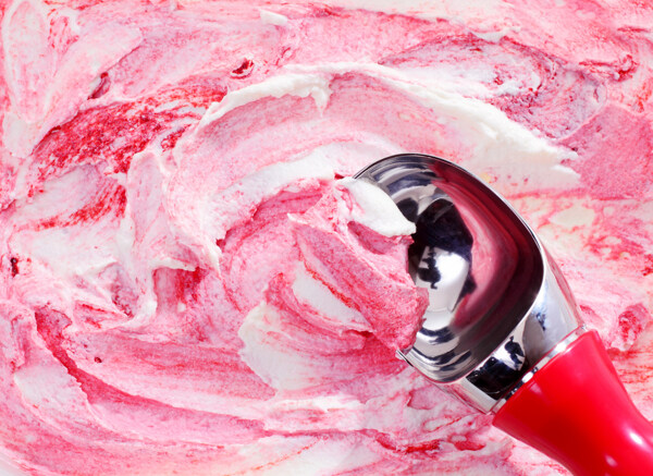 草莓冰淇淋摄影图片