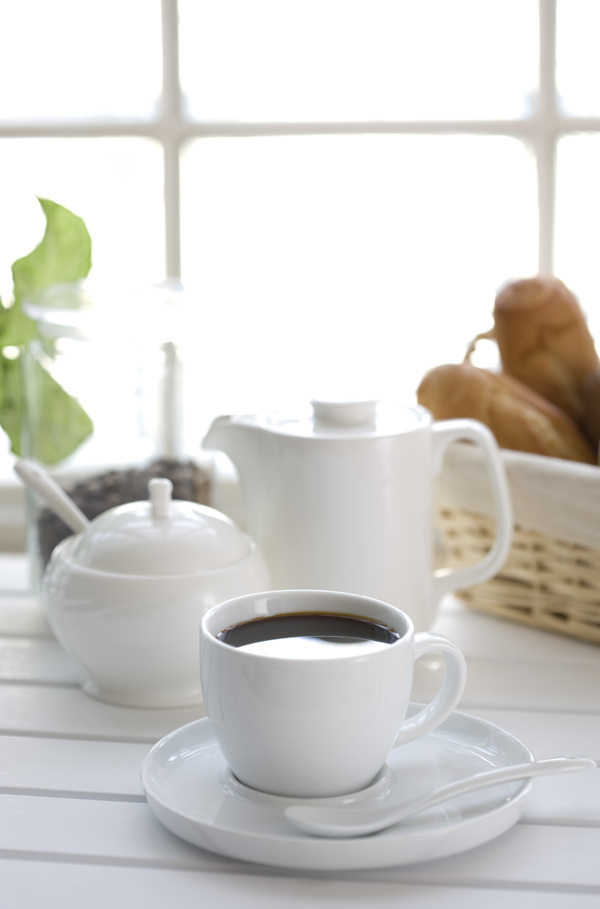 咖啡杯与咖啡壶图片