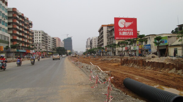 建设中的公路图片