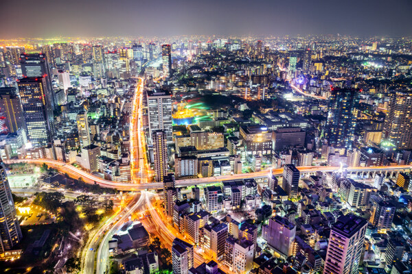 夜晚里的繁华城市