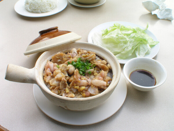 田鸡煲仔饭